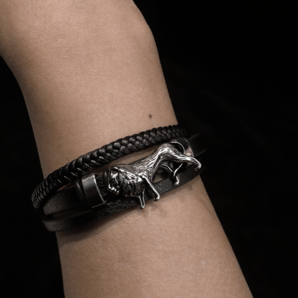 Lion's Fury Leather Bracelet - Image 2